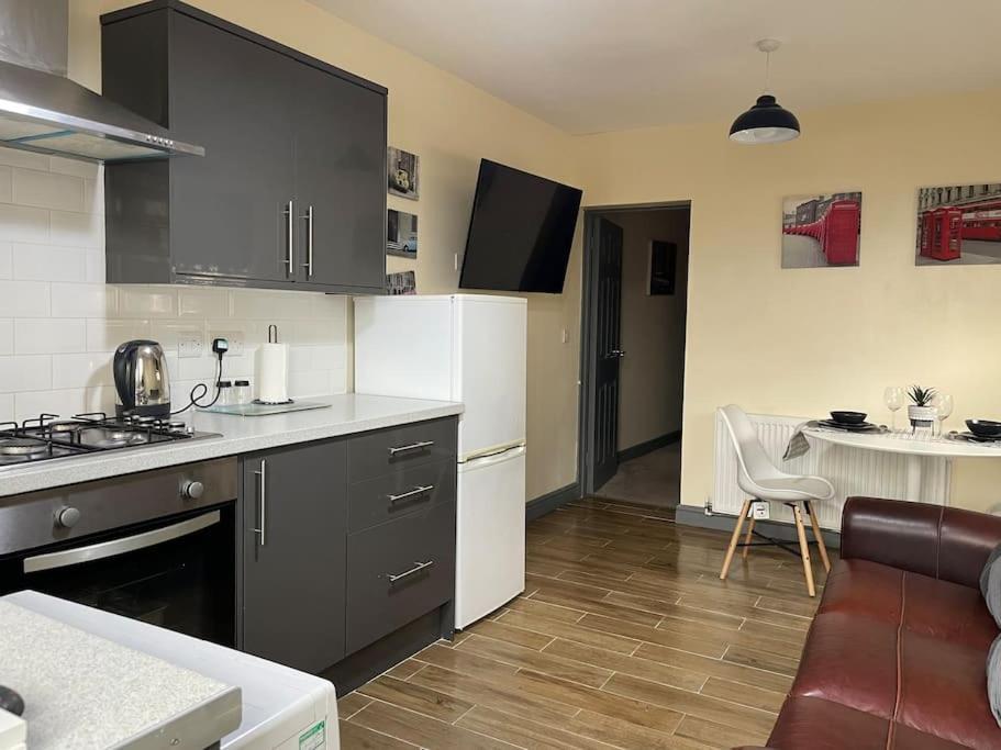 Modern 2 Bedroom Apartment In Derby City Centre Eksteriør billede